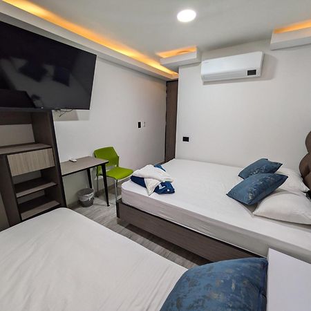 Hostel Boutique Nido De Loros Medellin Bagian luar foto