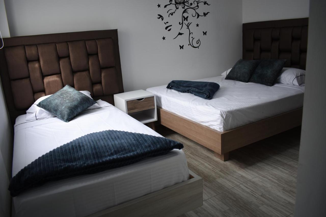 Hostel Boutique Nido De Loros Medellin Bagian luar foto