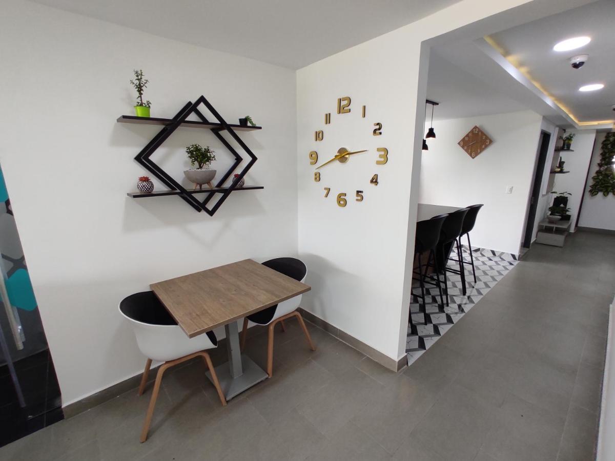 Hostel Boutique Nido De Loros Medellin Bagian luar foto