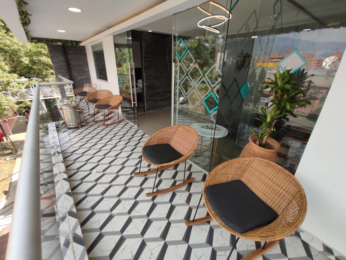 Hostel Boutique Nido De Loros Medellin Bagian luar foto