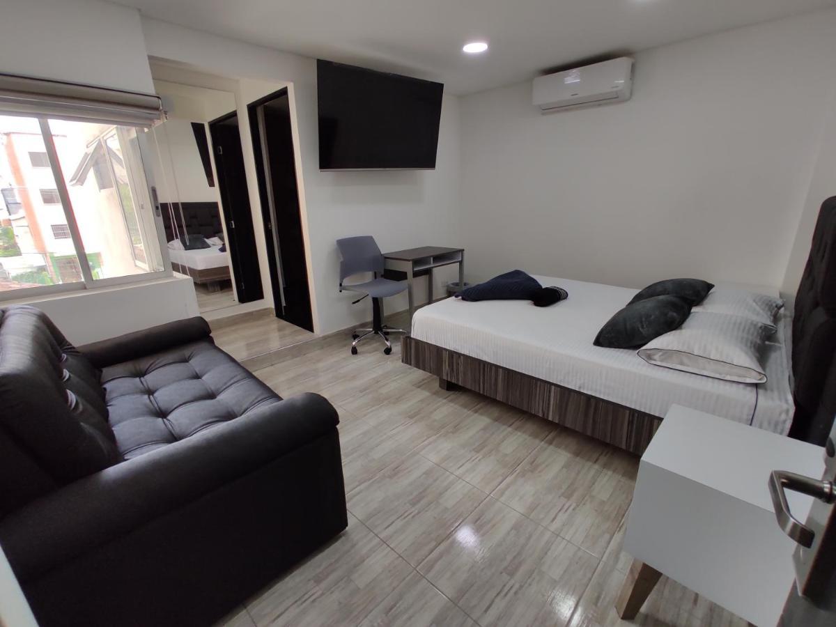 Hostel Boutique Nido De Loros Medellin Bagian luar foto