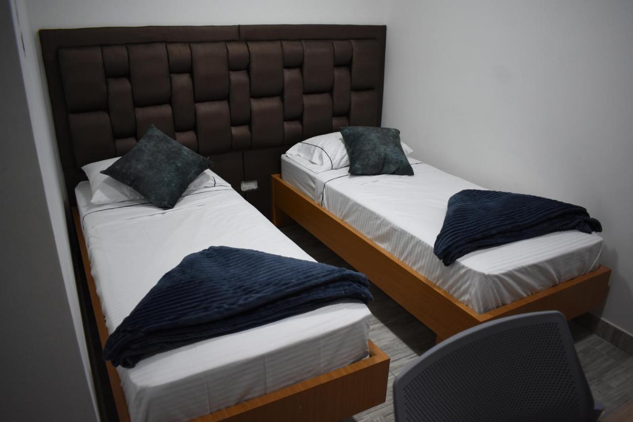 Hostel Boutique Nido De Loros Medellin Bagian luar foto