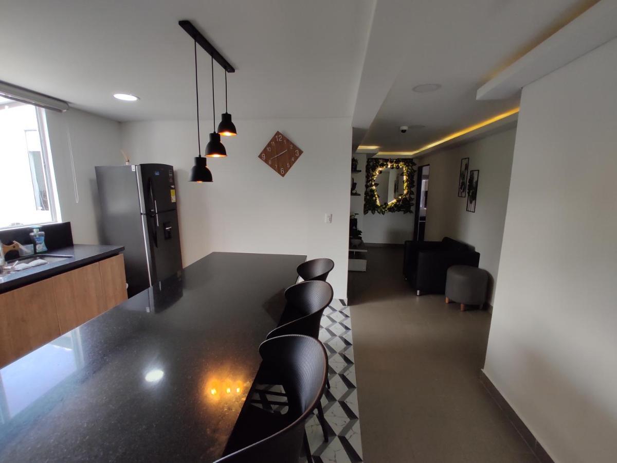 Hostel Boutique Nido De Loros Medellin Bagian luar foto