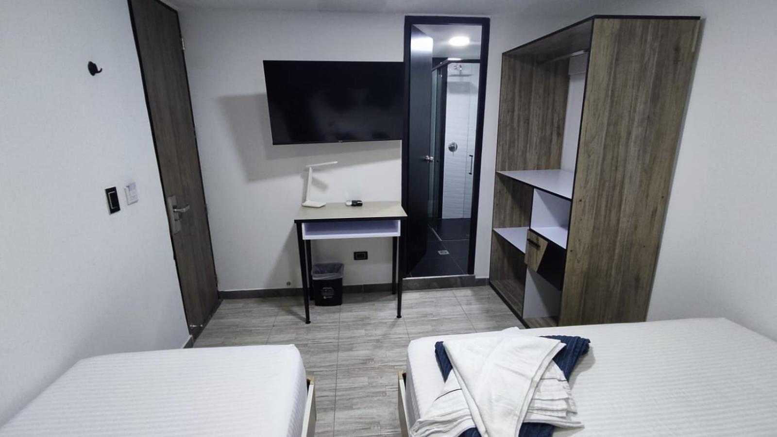 Hostel Boutique Nido De Loros Medellin Bagian luar foto