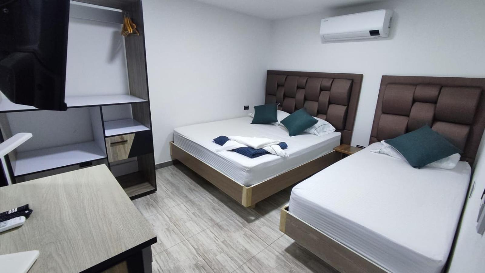 Hostel Boutique Nido De Loros Medellin Bagian luar foto