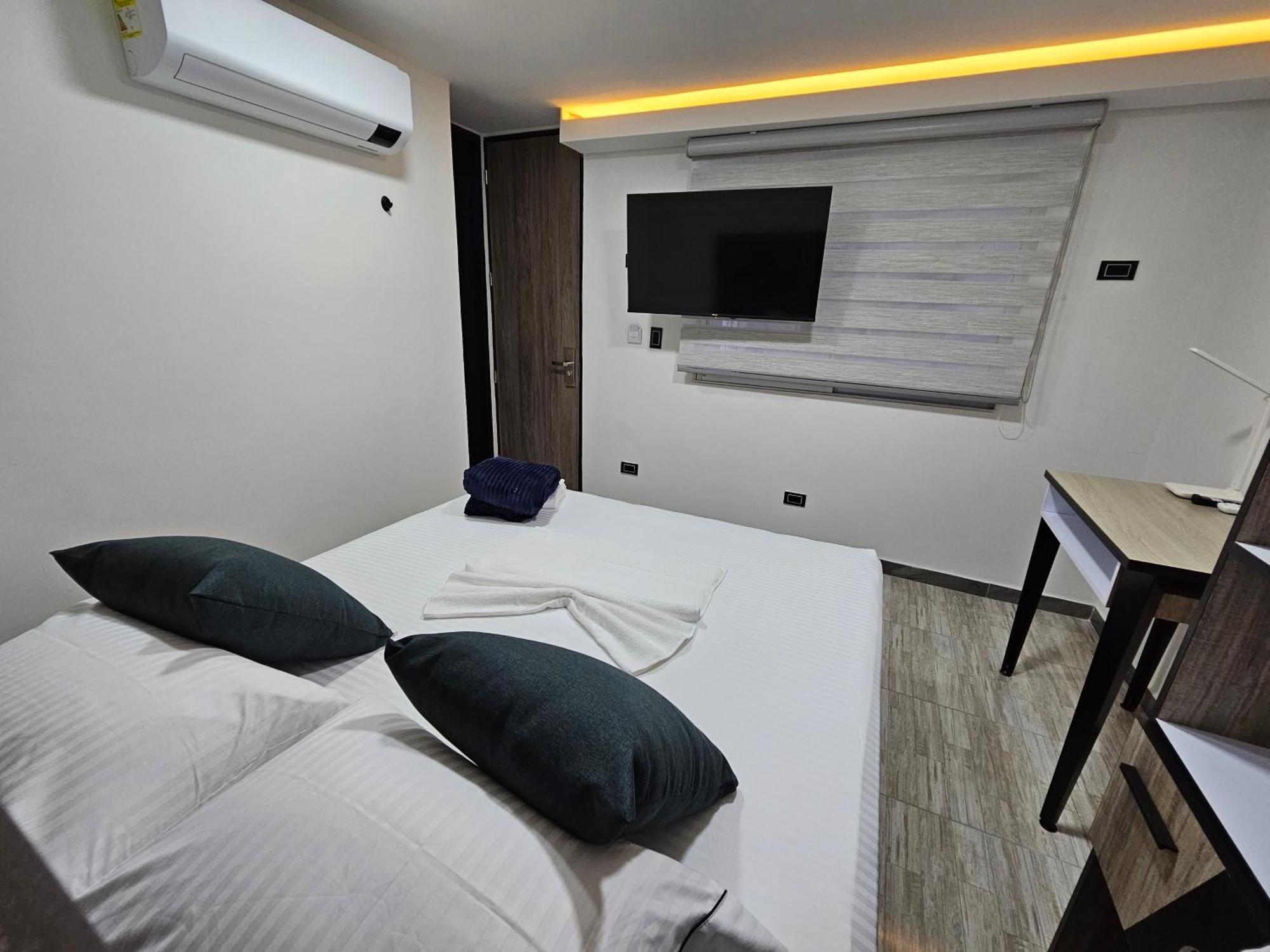Hostel Boutique Nido De Loros Medellin Bagian luar foto