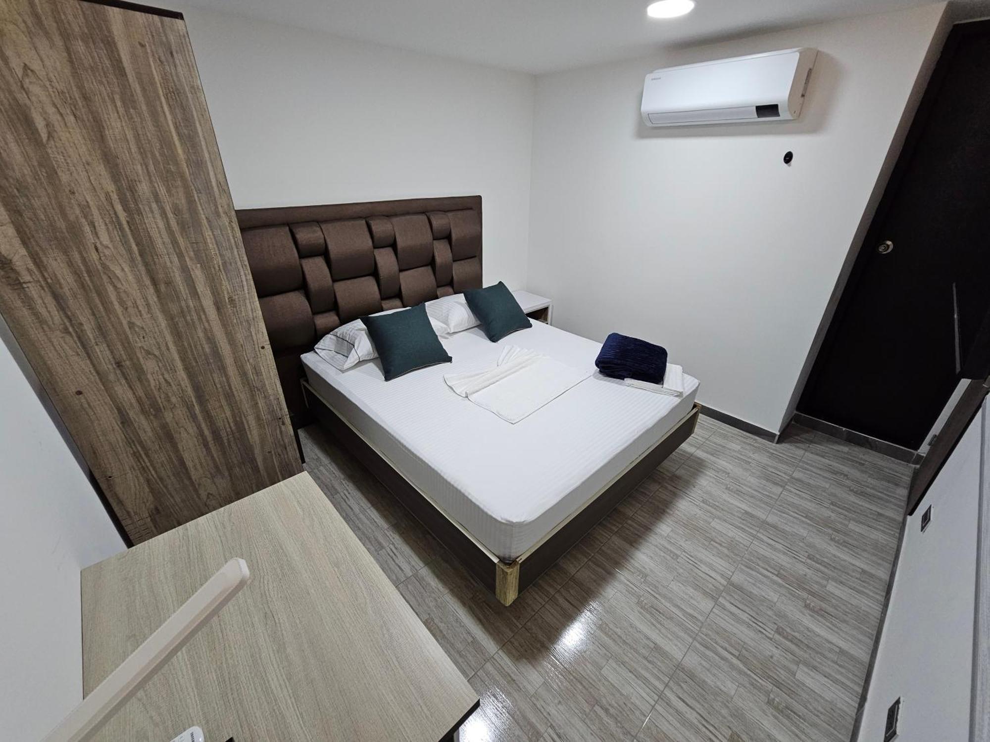 Hostel Boutique Nido De Loros Medellin Bagian luar foto