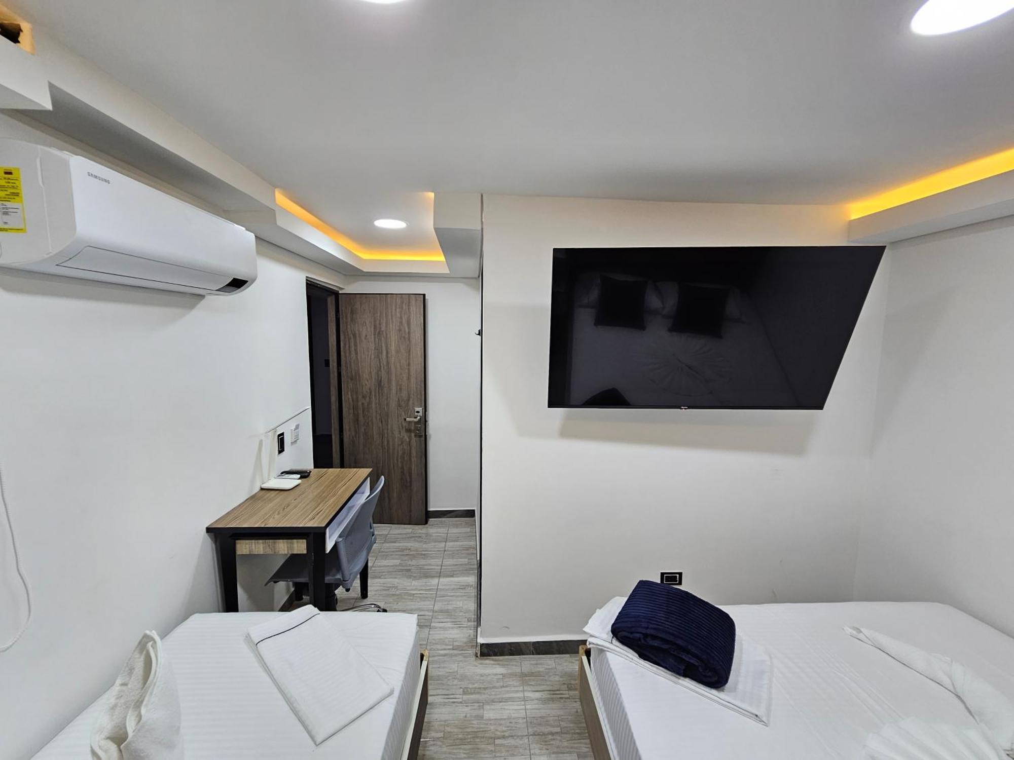 Hostel Boutique Nido De Loros Medellin Bagian luar foto