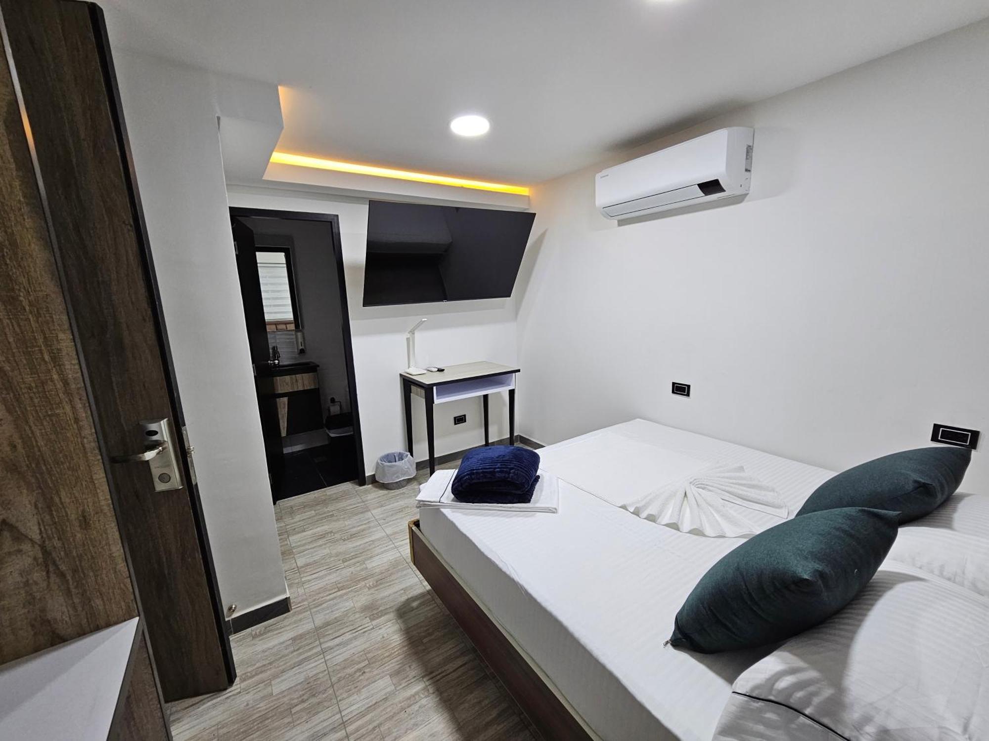 Hostel Boutique Nido De Loros Medellin Bagian luar foto
