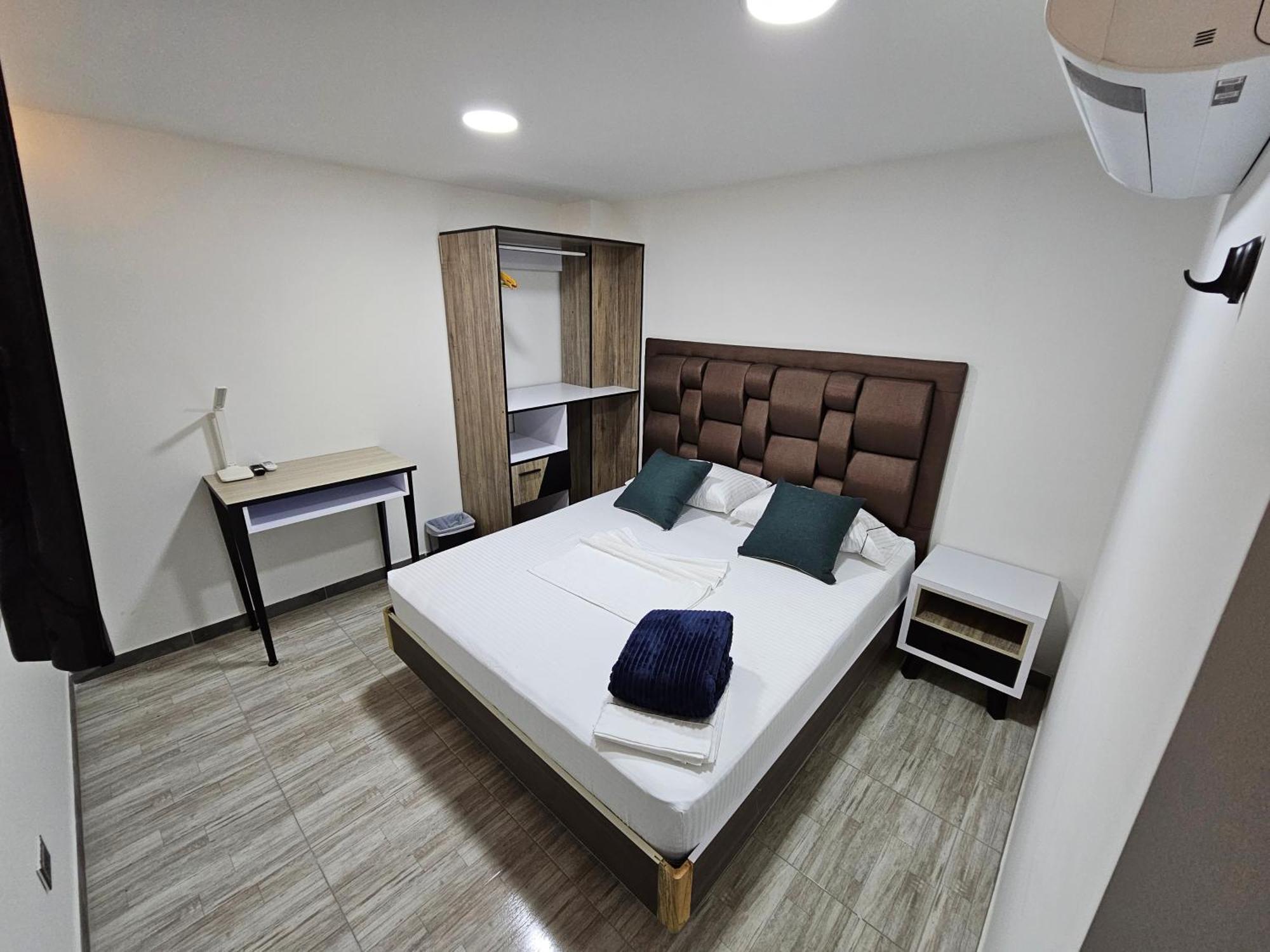 Hostel Boutique Nido De Loros Medellin Bagian luar foto
