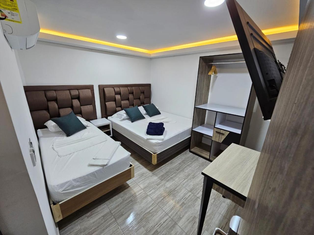 Hostel Boutique Nido De Loros Medellin Bagian luar foto