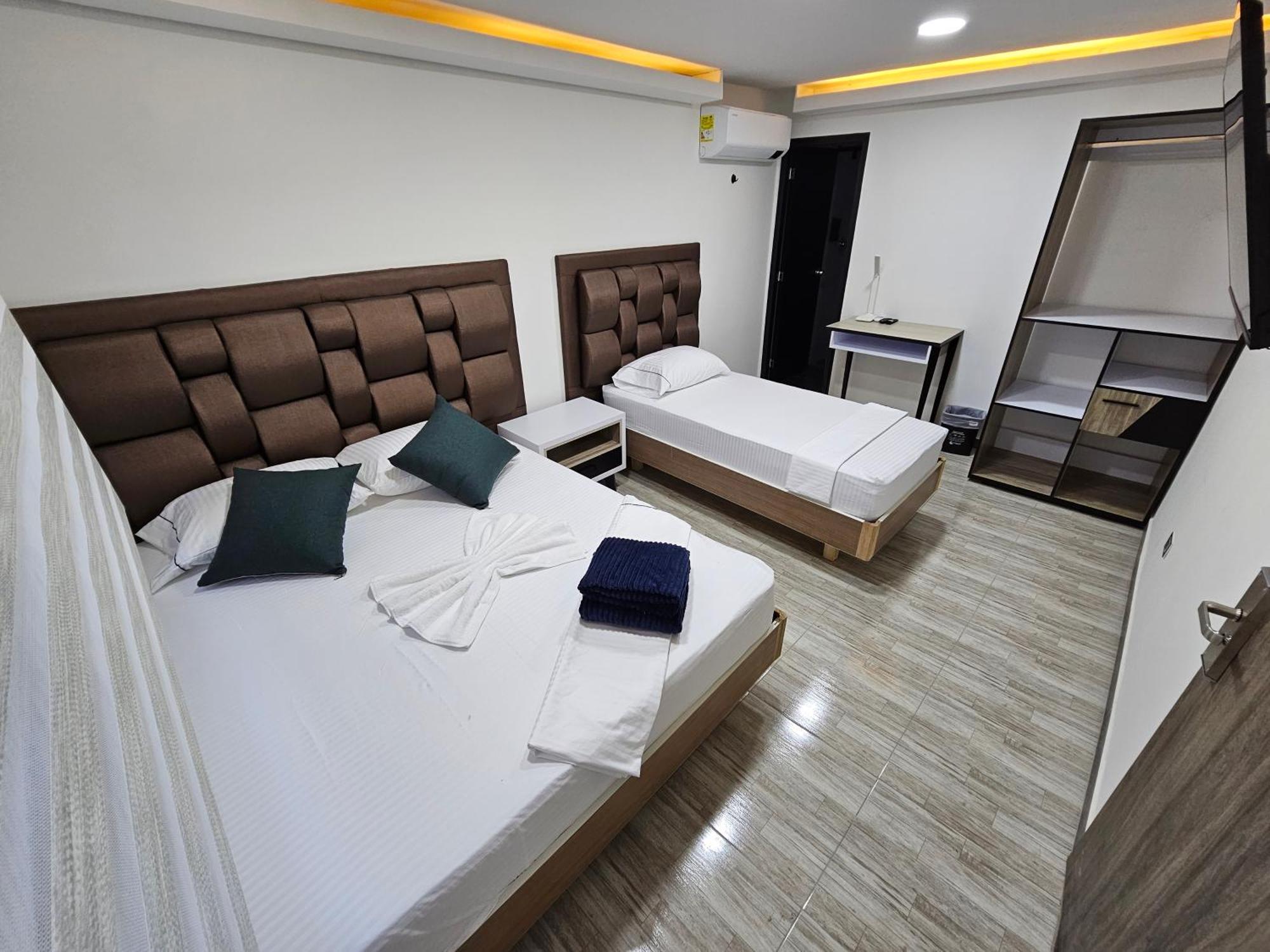 Hostel Boutique Nido De Loros Medellin Bagian luar foto