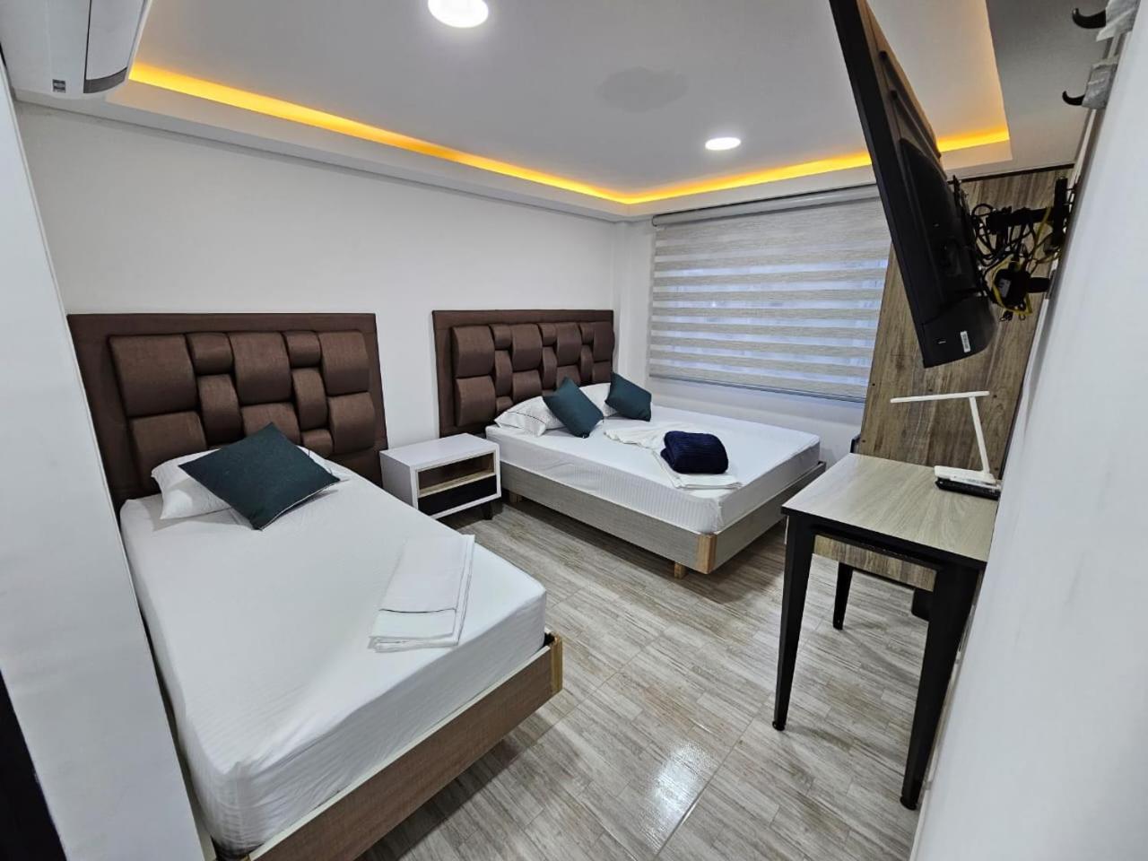 Hostel Boutique Nido De Loros Medellin Bagian luar foto