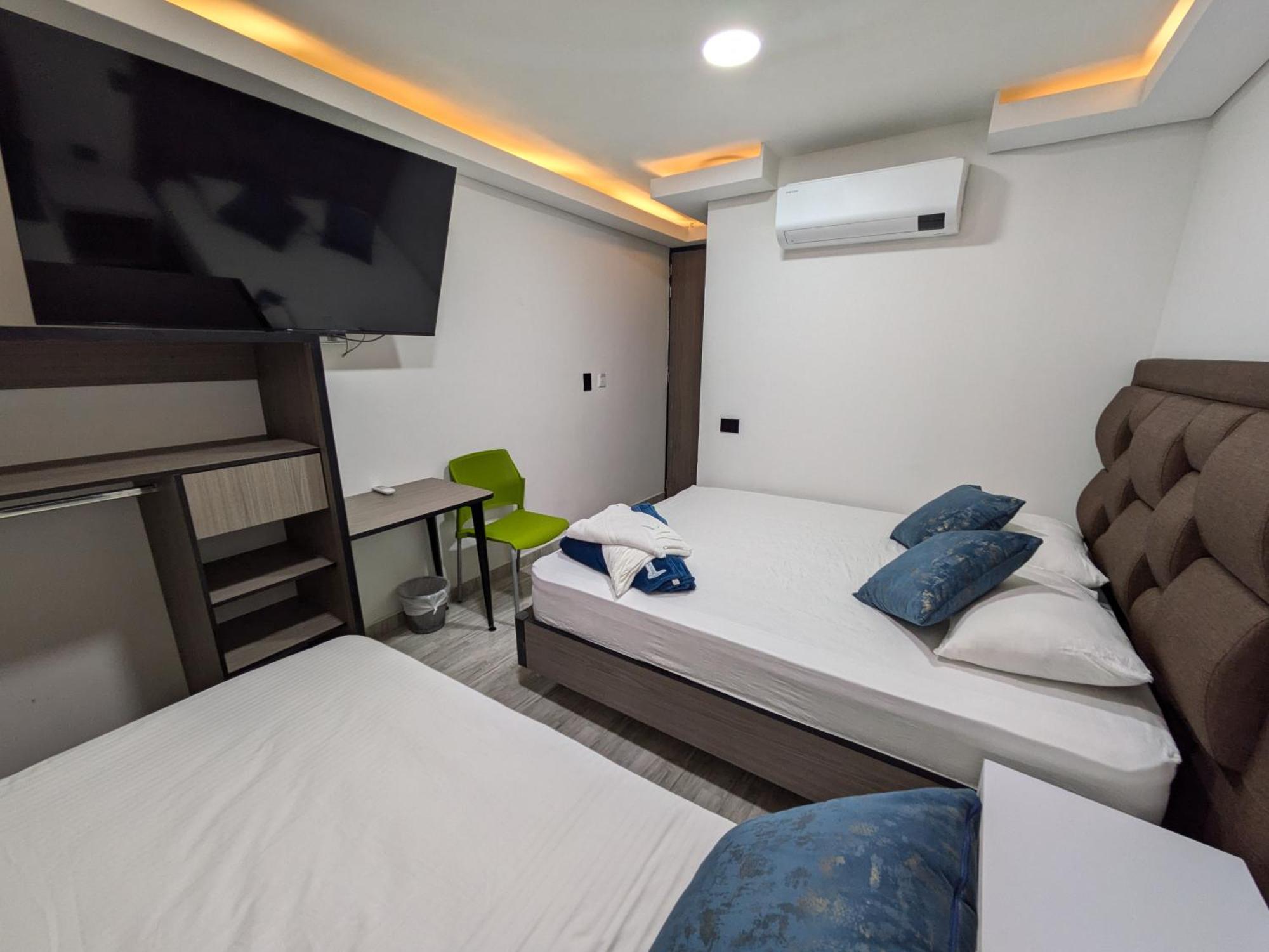 Hostel Boutique Nido De Loros Medellin Bagian luar foto