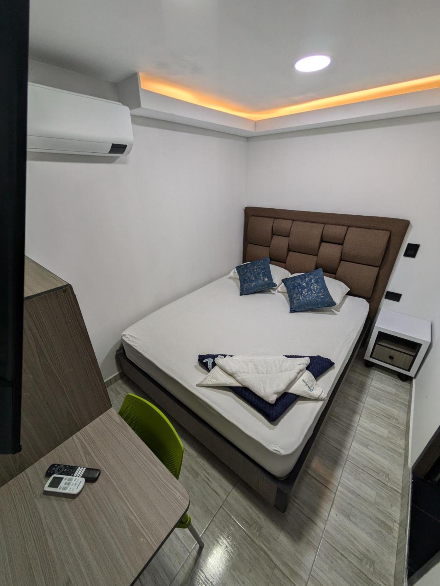 Hostel Boutique Nido De Loros Medellin Bagian luar foto